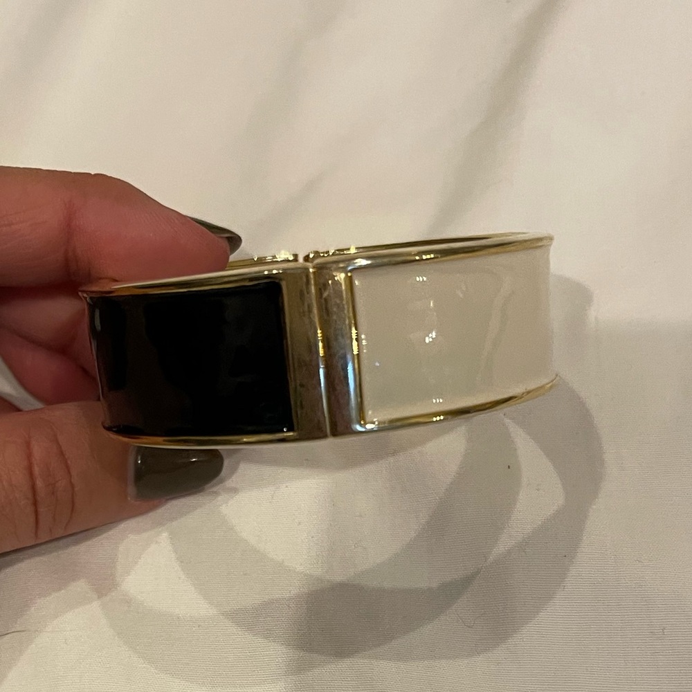 Vintage Two Tone Black White Enamel Gold Clamper Bracelet